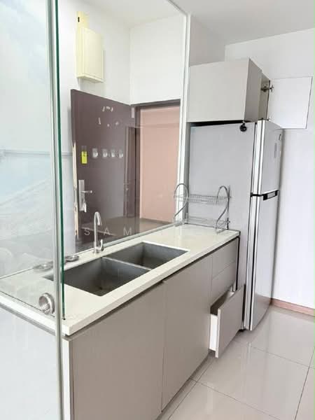 Service Residence for Rent at Crescent Bay Suites (Teluk Bayu) - Sam Liew - Kitchen - PropertyGuru.com.my