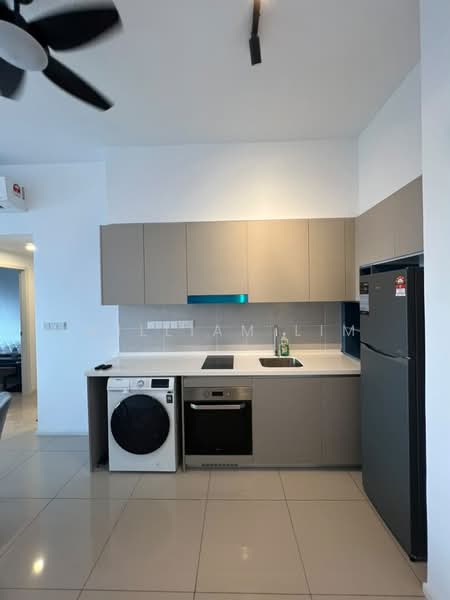 Kediaman Servis untuk Disewa di Residensi Estetik 8 (Est8) - William Lim - Kitchen - PropertyGuru.com.my