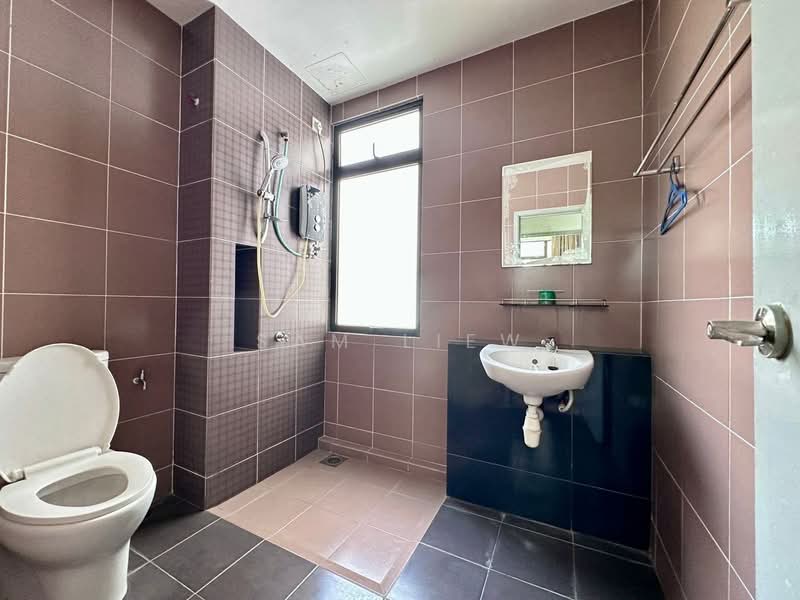 Apartment for Rent at Austin Regency (Pangsapuri Austin Perdana) - Sam Liew - Bathroom - PropertyGuru.com.my