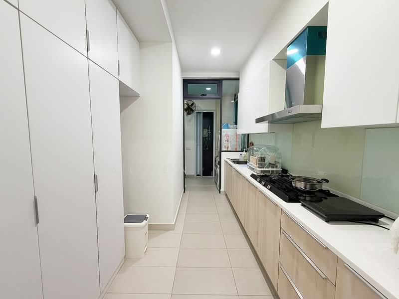 Kondominium untuk Dijual di The Light Collection III - Allen Yeoh - Kitchen - PropertyGuru.com.my