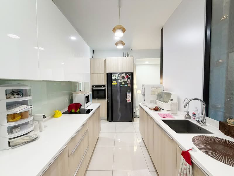 Kondominium untuk Dijual di The Light Collection III - Allen Yeoh - Kitchen - PropertyGuru.com.my