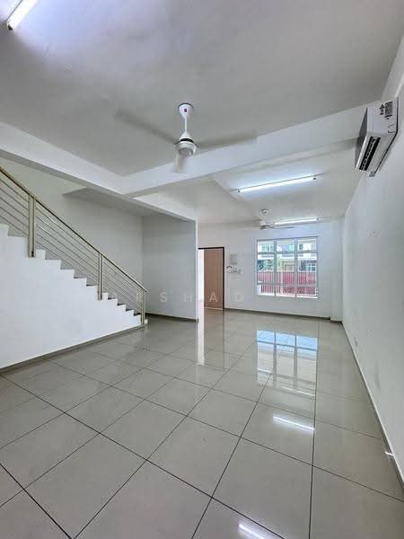 Rumah Teres untuk Dijual di Kampung Sentosa Barat (Pasir Gudang) - Arshad . - Living Room - PropertyGuru.com.my