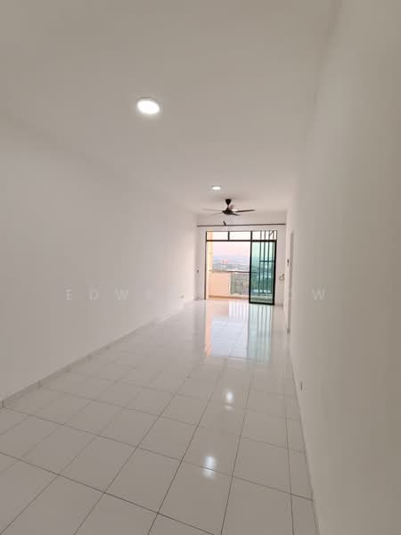 Kediaman Servis untuk Disewa di Jentayu Residensi @ Tampoi - Edward Siow - Balcony - PropertyGuru.com.my
