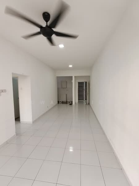 Kediaman Servis untuk Disewa di Jentayu Residensi @ Tampoi - Edward Siow - Living Room - PropertyGuru.com.my