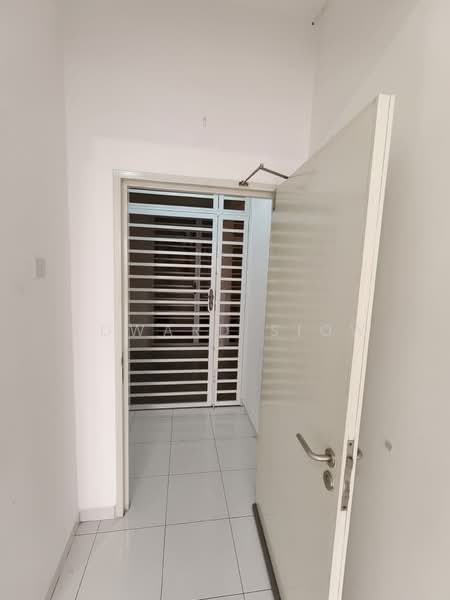 Kediaman Servis untuk Disewa di Jentayu Residensi @ Tampoi - Edward Siow - Entrance - PropertyGuru.com.my