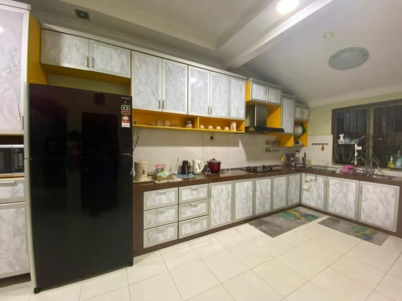 Semi-Detached House for Sale in Taman Bukit Dahlia (Pasir Gudang) - Arshad . - Kitchen - PropertyGuru.com.my