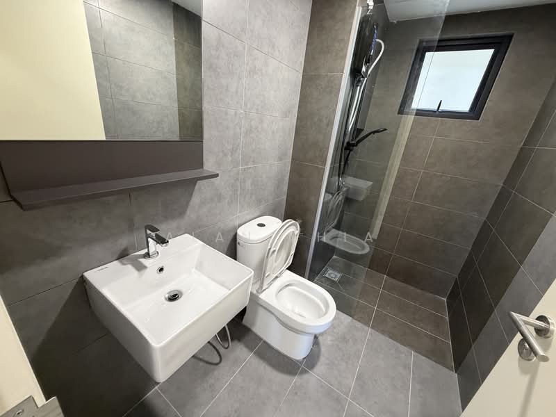 Kondominium untuk Disewa di D'Terra Residences - Alan Chia - Bathroom - PropertyGuru.com.my