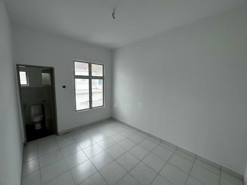 Rumah Teres 2-Tingkat untuk Disewa di Gelang Patah (Johor) - Yoland . - Bathroom - PropertyGuru.com.my