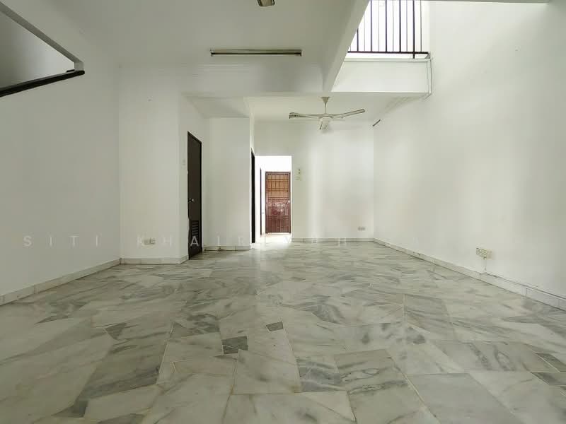 2-storey Terraced House for Sale in Usj 3 (Subang Jaya) - SITI KHAIRIYAH JAAFAR - Living Room - PropertyGuru.com.my