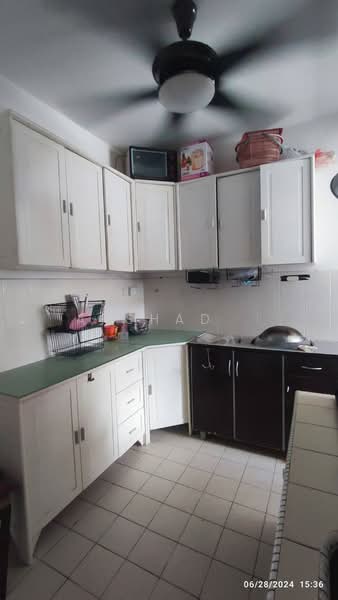 Pangsapuri untuk Dijual di Vista Seri Alam - Arshad . - Kitchen - PropertyGuru.com.my