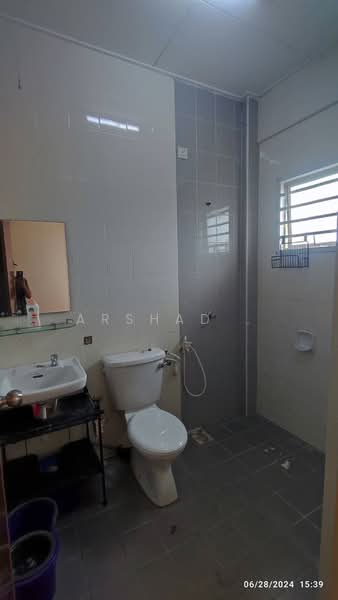 Pangsapuri untuk Dijual di Vista Seri Alam - Arshad . - Bathroom - PropertyGuru.com.my