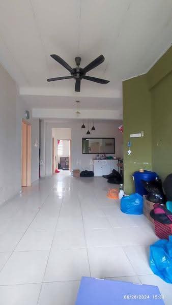 Pangsapuri untuk Dijual di Vista Seri Alam - Arshad . - Living Room - PropertyGuru.com.my