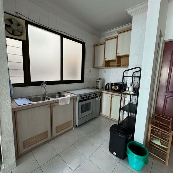 Condominium for Rent at E-Park Condominium - Abby Woo - Kitchen - PropertyGuru.com.my
