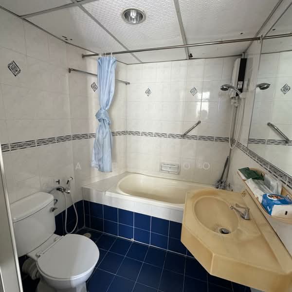 Condominium for Rent at E-Park Condominium - Abby Woo - Bathroom - PropertyGuru.com.my