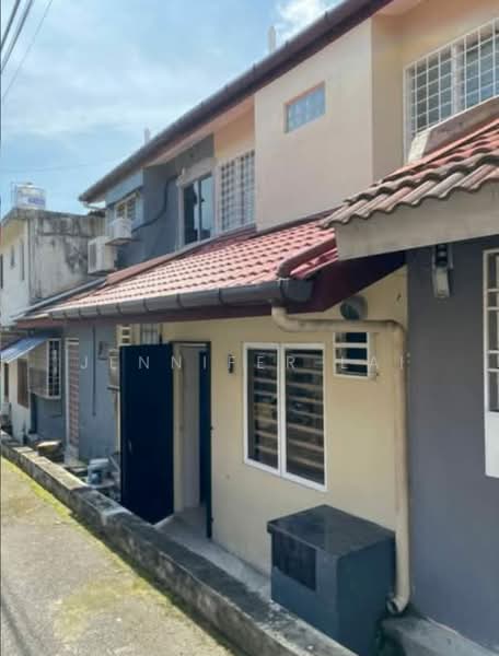 2-storey Terraced House for Rent in Taman Pinggiran Putra (Seri Kembangan) - Jennifer Lai - Exterior - PropertyGuru.com.my