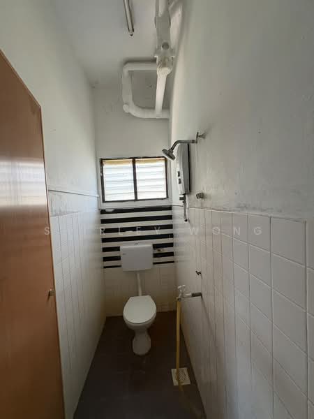 Shop / Office for Sale in Puchong (Selangor) - Shirley Wong - Bathroom - PropertyGuru.com.my