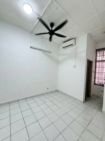 1.5-storey Terraced House for Rent in Taman Molek (Johor Bahru) - Lucas Tan - PropertyGuru.com.my