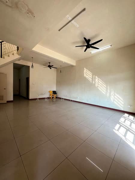 Rumah Teres 2-Tingkat untuk Dijual di Setia Tropika (Johor Bahru) - Arshad . - Living Room - PropertyGuru.com.my