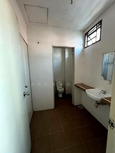Rumah Teres 2-Tingkat untuk Dijual di Setia Tropika (Johor Bahru) - Arshad . - Bathroom - PropertyGuru.com.my