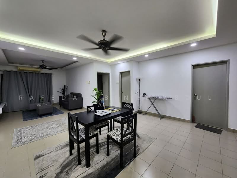 Kediaman Servis untuk Dijual di Residensi Alami - Rafedah Binti Abdul Aziz - Living Room - PropertyGuru.com.my