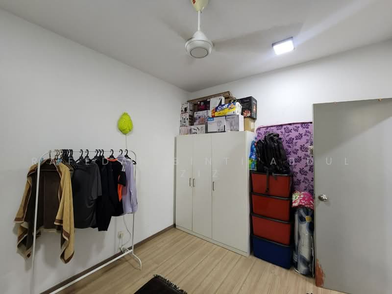 Kediaman Servis untuk Dijual di Residensi Alami - Rafedah Binti Abdul Aziz - Bedroom - PropertyGuru.com.my