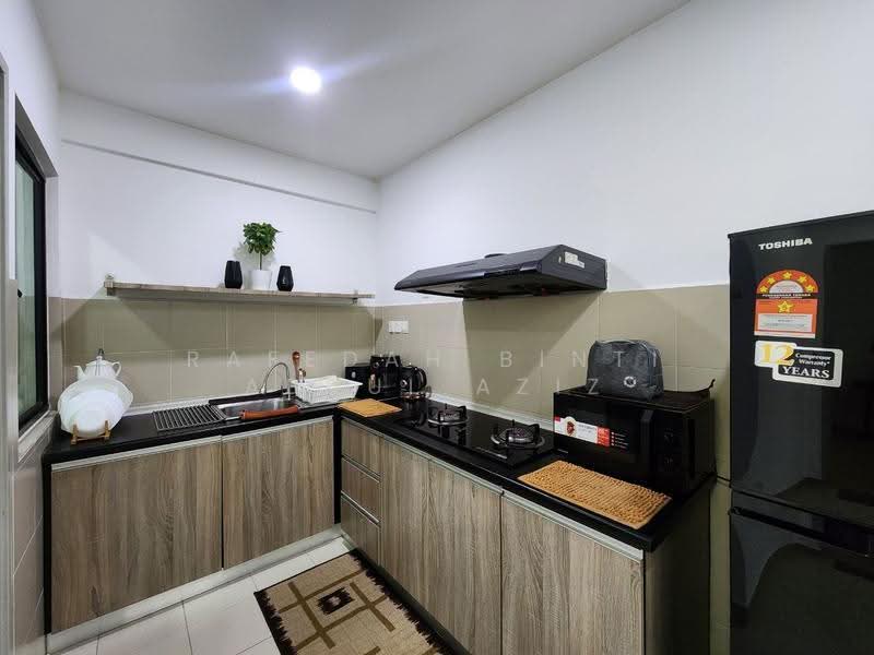 Kediaman Servis untuk Dijual di Residensi Alami - Rafedah Binti Abdul Aziz - Kitchen - PropertyGuru.com.my