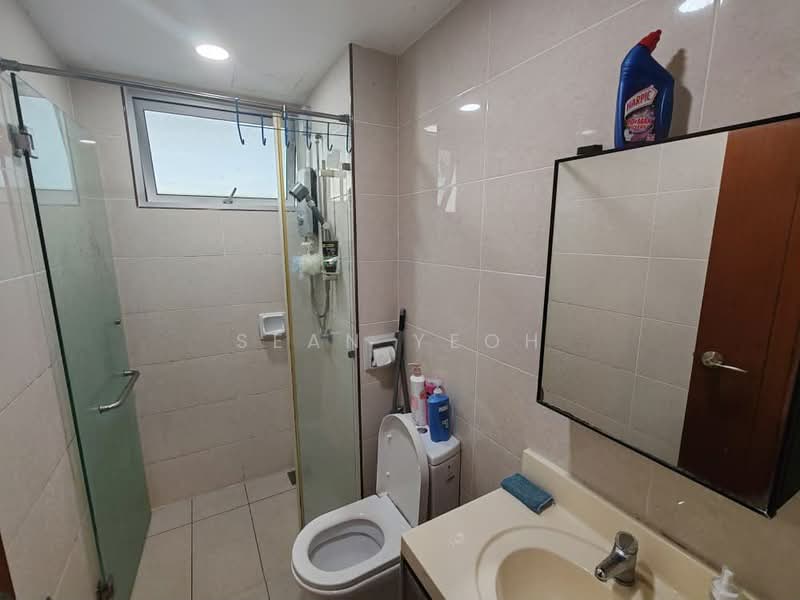 Kediaman Servis untuk Dijual di GP Residence - Sean Yeoh - Bathroom - PropertyGuru.com.my
