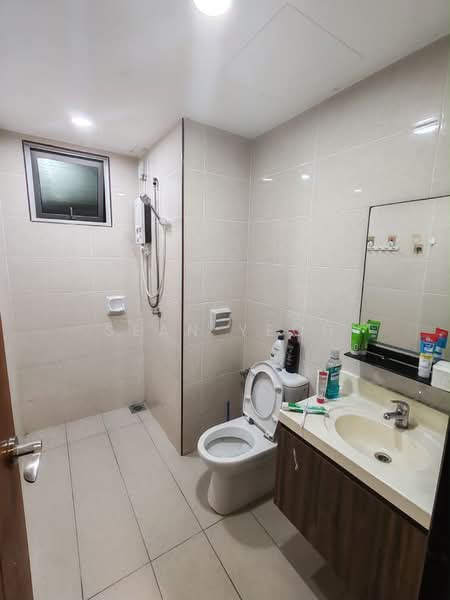 Kediaman Servis untuk Dijual di GP Residence - Sean Yeoh - Bathroom - PropertyGuru.com.my