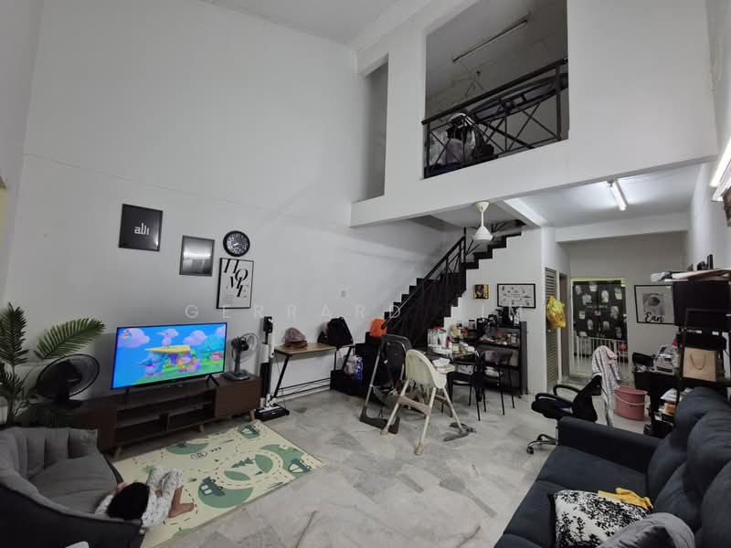 Rumah Teres 2-Tingkat untuk Dijual di Usj 6 (Subang Jaya) - Gerrard Lim - Living Room - PropertyGuru.com.my