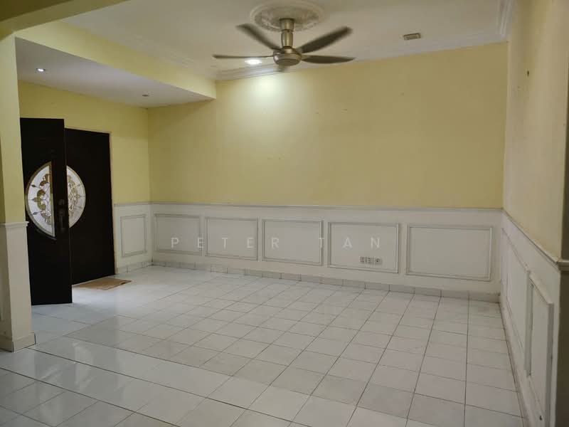 1.5-storey Terraced House for Sale in Taman Pelangi Semenyih (Semenyih) - Peter Tan - Living Room - PropertyGuru.com.my