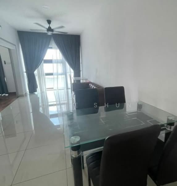 Kediaman Servis untuk Disewa di Pacific Star - Chee Shun - Living Room - PropertyGuru.com.my