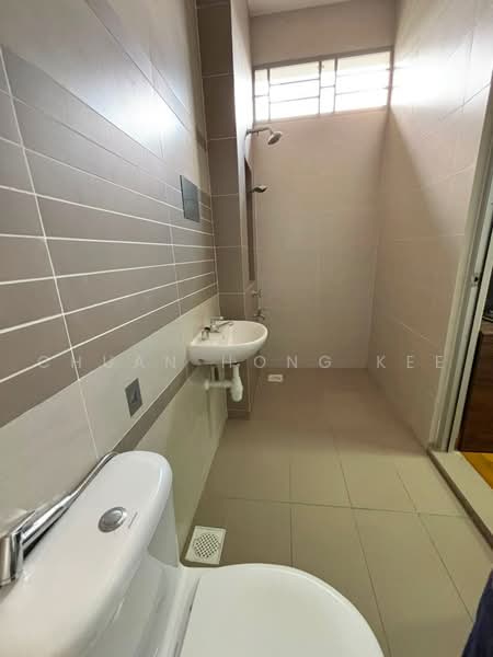 Kondominium untuk Dijual di The Seed Taman Sutera Utama - Chuan Hong Kee - Bathroom - PropertyGuru.com.my
