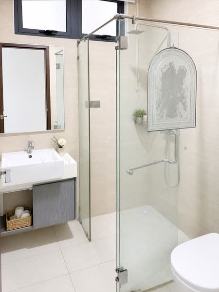 Service Residence for Rent at Crescent Bay Suites (Teluk Bayu) - Vincent Lai - Bathroom - PropertyGuru.com.my