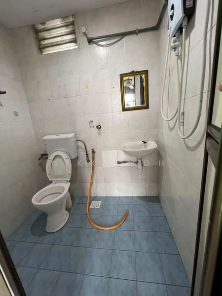 Pangsapuri untuk Disewa di Villa Krystal @ Bandar Selesa Jaya - Nikko Soh - Bathroom - PropertyGuru.com.my