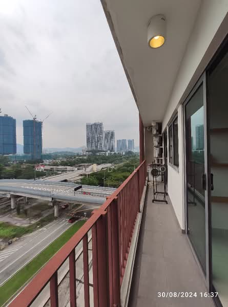 Kediaman Servis untuk Dijual di DEX Suites 1.0 (Tower A) @ Kiara East - Alfred Leow - Balcony - PropertyGuru.com.my