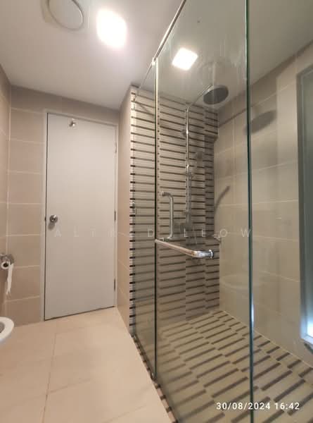 Kediaman Servis untuk Dijual di DEX Suites 1.0 (Tower A) @ Kiara East - Alfred Leow - Bathroom - PropertyGuru.com.my