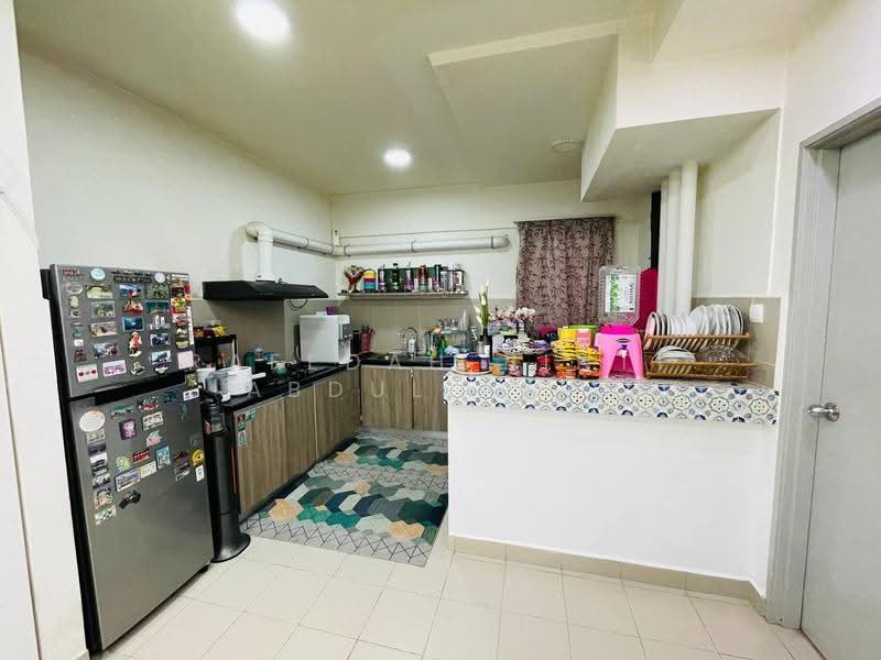 Kediaman Servis untuk Dijual di Residensi Alami - Rafedah Binti Abdul Aziz - Kitchen - PropertyGuru.com.my