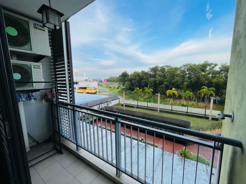Kediaman Servis untuk Dijual di Residensi Alami - Rafedah Binti Abdul Aziz - Balcony - PropertyGuru.com.my
