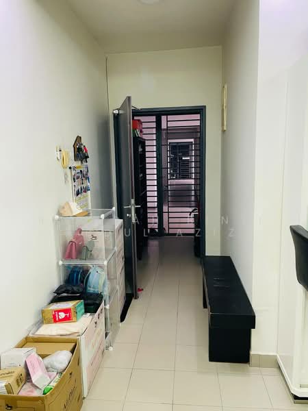 Kediaman Servis untuk Dijual di Residensi Alami - Rafedah Binti Abdul Aziz - Entrance - PropertyGuru.com.my