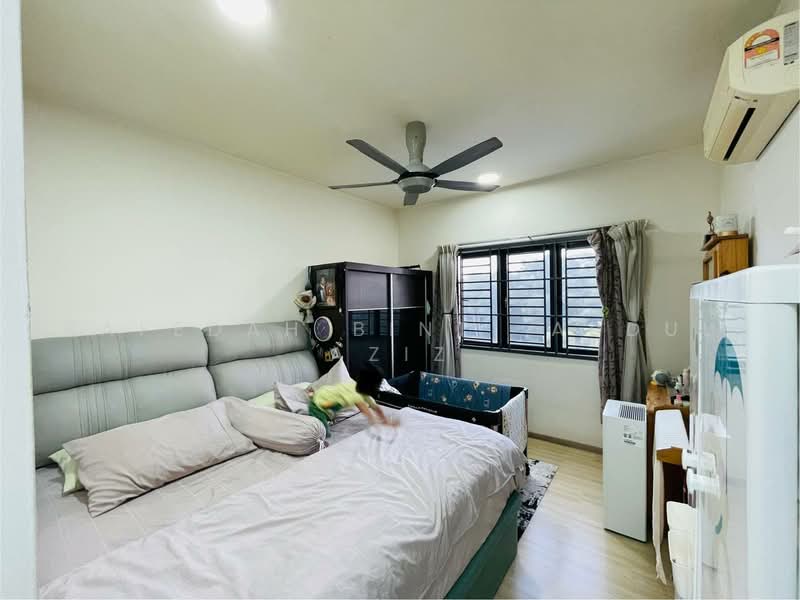 Kediaman Servis untuk Dijual di Residensi Alami - Rafedah Binti Abdul Aziz - Bedroom - PropertyGuru.com.my