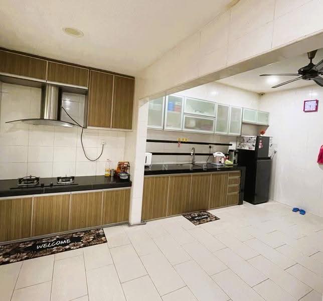 Rumah Teres untuk Dijual di Bukit Rahman Putra (Sungai Buloh) - Evelyn Lee - Kitchen - PropertyGuru.com.my