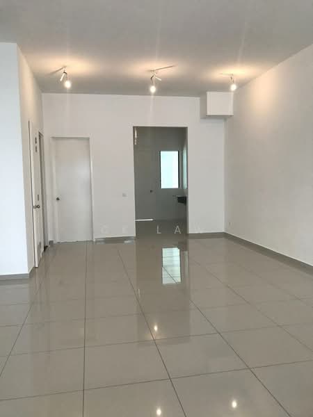 Rumah Teres 2-Tingkat untuk Dijual di Eco Majestic (Semenyih) - CK Law - Living Room - PropertyGuru.com.my