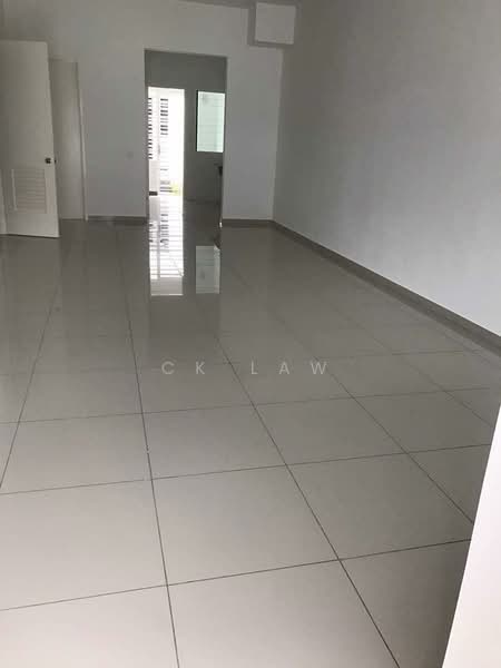 Rumah Teres 2-Tingkat untuk Dijual di Eco Majestic (Semenyih) - CK Law - Living Room - PropertyGuru.com.my