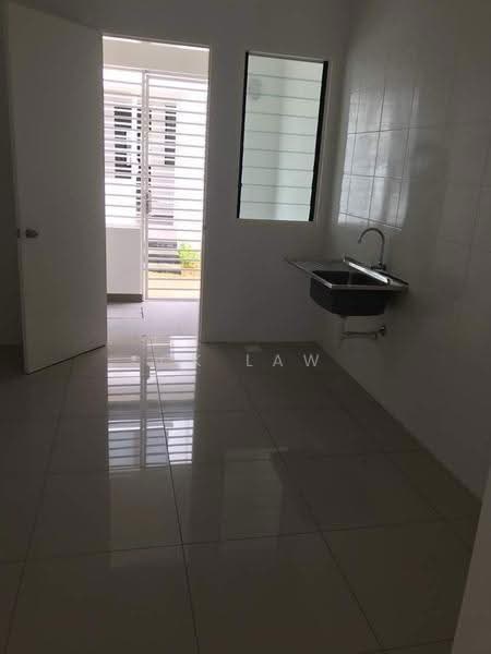 Rumah Teres 2-Tingkat untuk Dijual di Eco Majestic (Semenyih) - CK Law - Kitchen - PropertyGuru.com.my