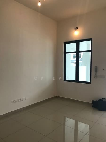 Rumah Teres 2-Tingkat untuk Dijual di Eco Majestic (Semenyih) - CK Law - Living Room - PropertyGuru.com.my