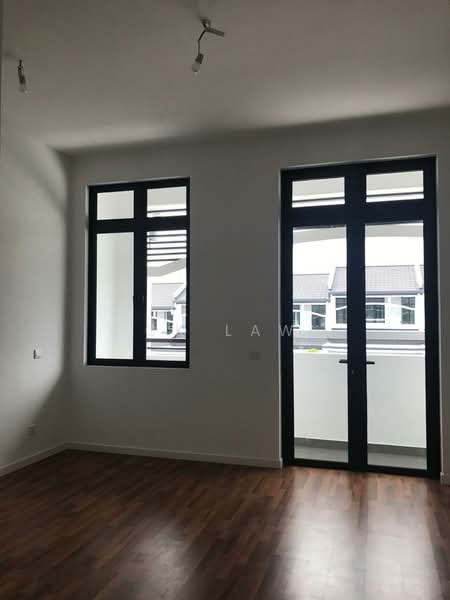 Rumah Teres 2-Tingkat untuk Dijual di Eco Majestic (Semenyih) - CK Law - Living Room - PropertyGuru.com.my