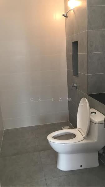 Rumah Teres 2-Tingkat untuk Dijual di Eco Majestic (Semenyih) - CK Law - Bathroom - PropertyGuru.com.my