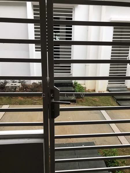 Rumah Teres 2-Tingkat untuk Dijual di Eco Majestic (Semenyih) - CK Law - Balcony - PropertyGuru.com.my