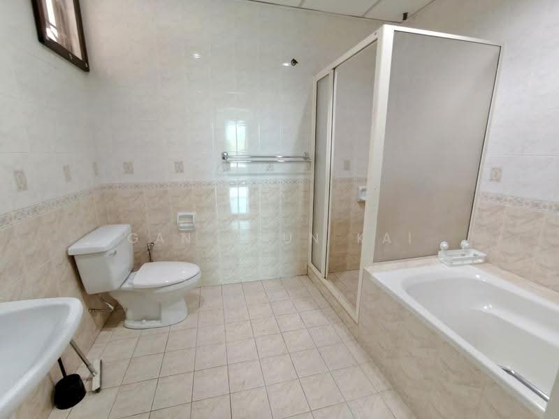 Condominium for Rent at Sri Pangkor Condominium - Gan Chun Kai - Bathroom - PropertyGuru.com.my