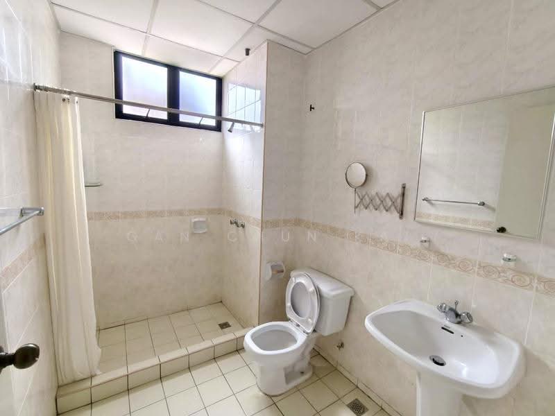 Condominium for Rent at Sri Pangkor Condominium - Gan Chun Kai - Bathroom - PropertyGuru.com.my